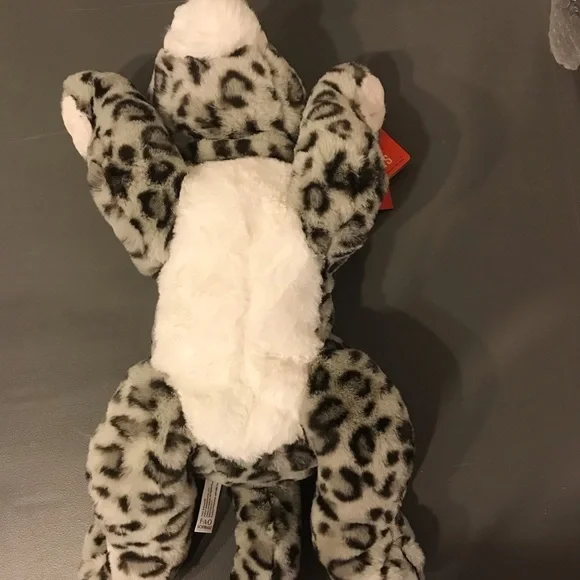 NWT F.A.O Schwartz adopt a pet wild endangered plush Grey snow leopard - Picture 3 of 8